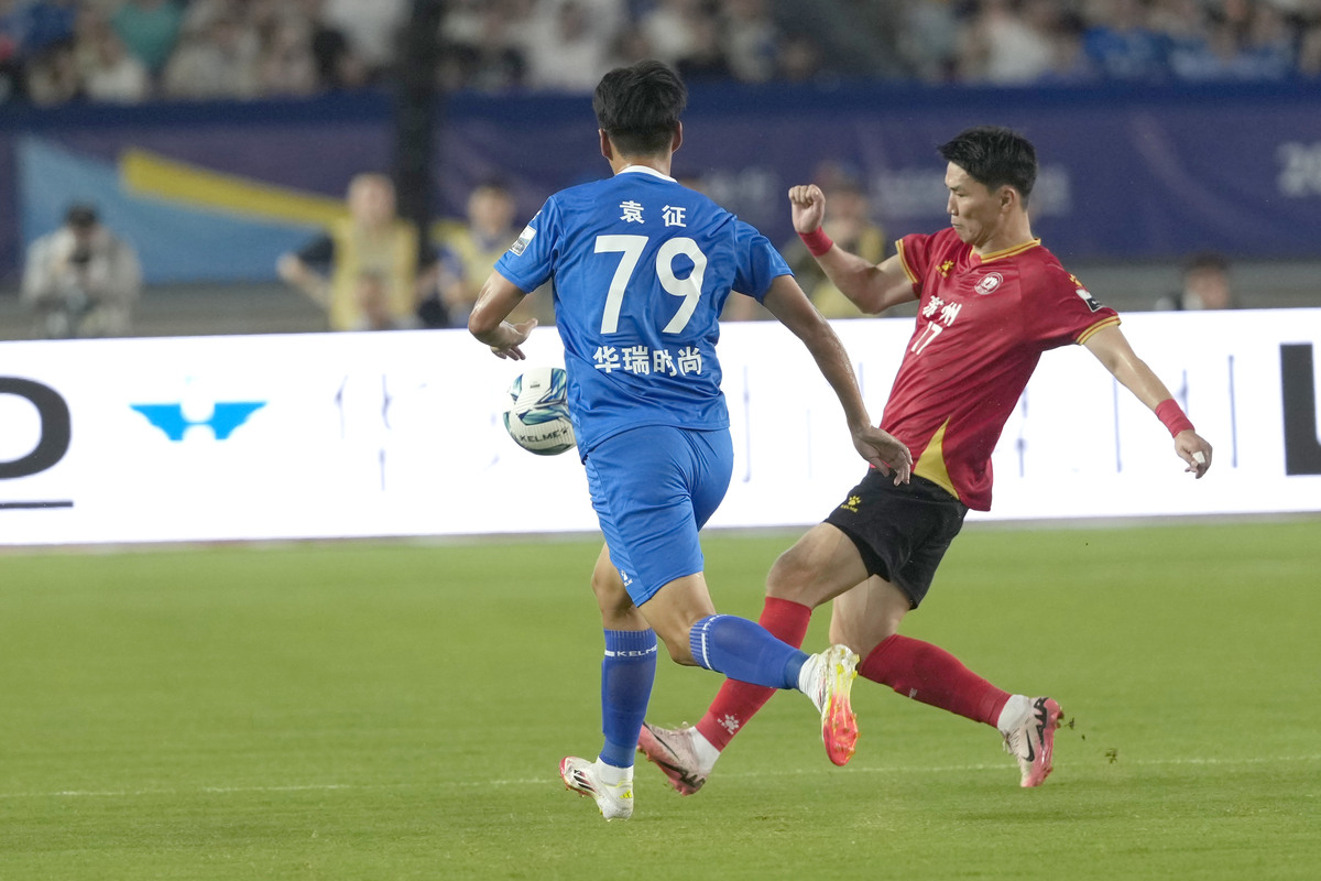 关于瓦伦西亚迎法甲关键赛;今晨造点机会;球迷炸锅;训练强度明显提升的信息 关于瓦伦西亚迎法甲关键赛;今晨造点机会;球迷炸锅;训练强度明显提升的信息